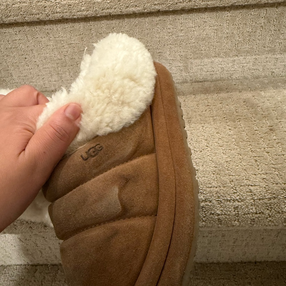 UGG Kids Brown Cozy Slippers - Picture 4 of 6